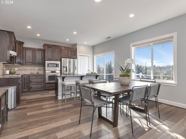 2805 YORK St, West Linn, OR 97068