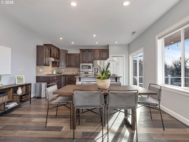 2805 YORK St, West Linn, OR 97068