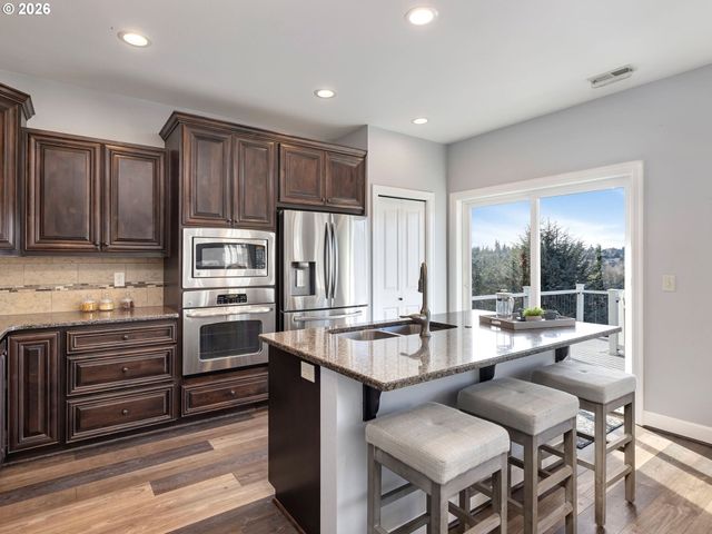 2805 YORK St, West Linn, OR 97068