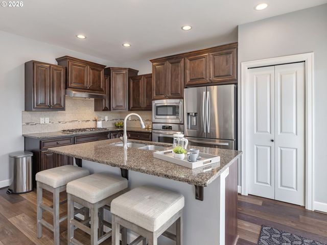 2805 YORK St, West Linn, OR 97068