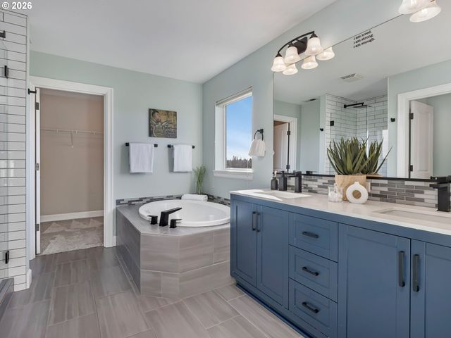 2805 YORK St, West Linn, OR 97068