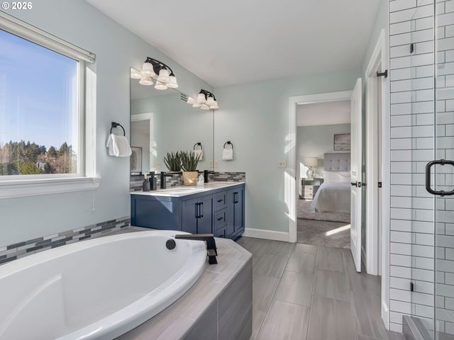 2805 YORK St, West Linn, OR 97068