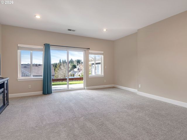 2805 YORK St, West Linn, OR 97068