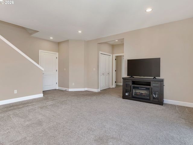 2805 YORK St, West Linn, OR 97068