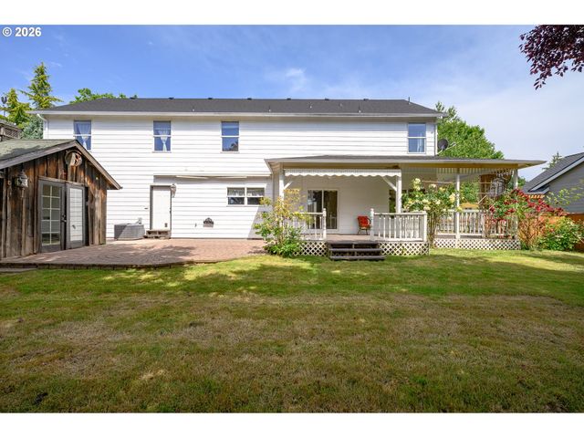 721 S PARK St, Carlton, OR 97111