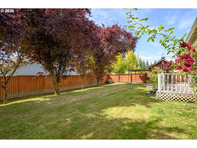 721 S PARK St, Carlton, OR 97111