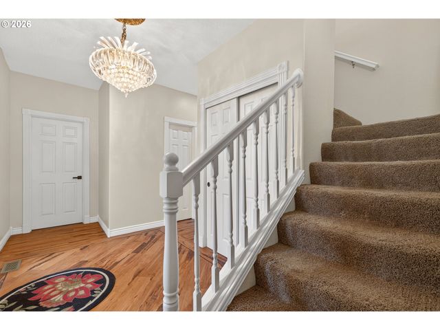 721 S PARK St, Carlton, OR 97111