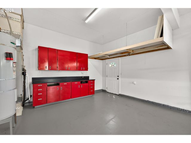 721 S PARK St, Carlton, OR 97111
