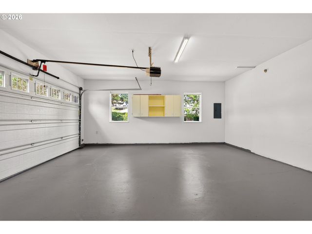 721 S PARK St, Carlton, OR 97111