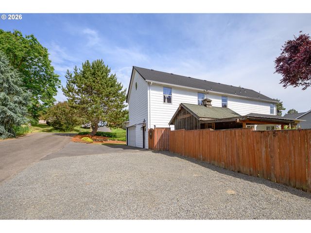 721 S PARK St, Carlton, OR 97111