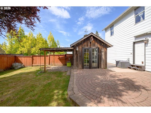 721 S PARK St, Carlton, OR 97111