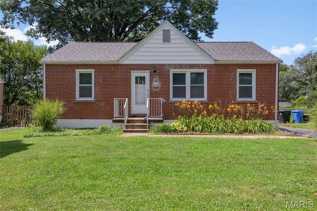 1485 E Duchesne Drive, Florissant, MO 63031