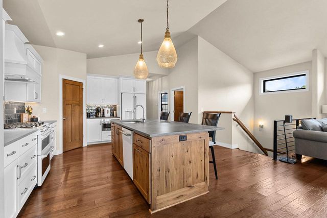 2742 CASTAWAY COURT, Green Bay, WI 54311