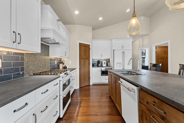 2742 CASTAWAY COURT, Green Bay, WI 54311
