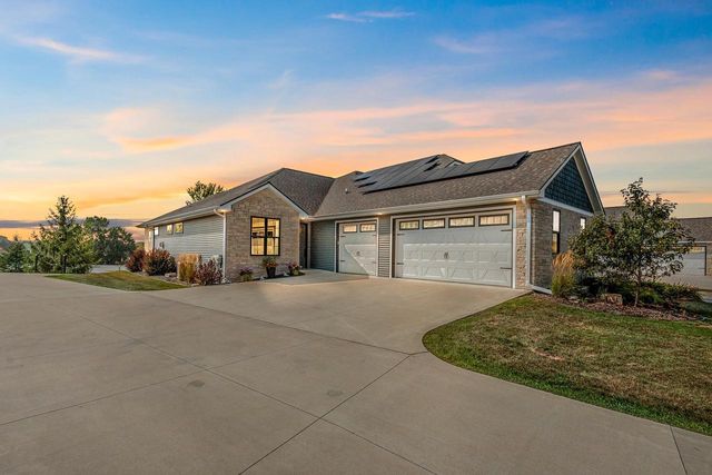 2742 CASTAWAY COURT, Green Bay, WI 54311