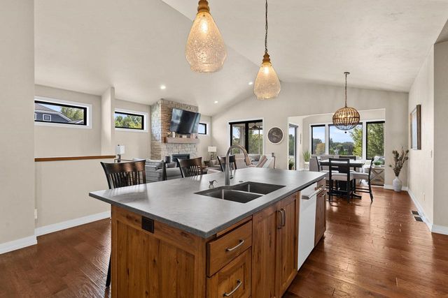 2742 CASTAWAY COURT, Green Bay, WI 54311