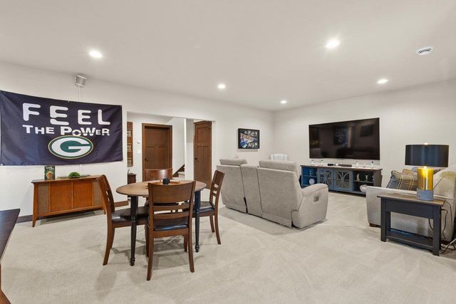 2742 CASTAWAY COURT, Green Bay, WI 54311