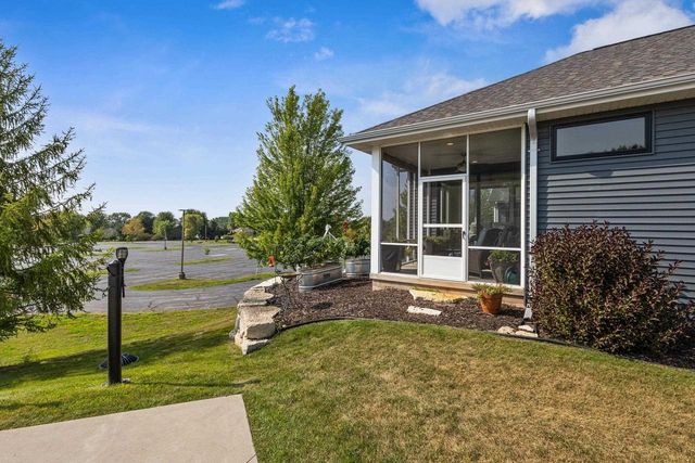 2742 CASTAWAY COURT, Green Bay, WI 54311