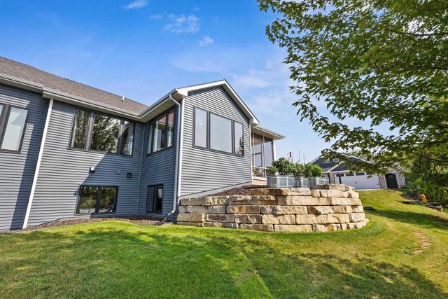 2742 CASTAWAY COURT, Green Bay, WI 54311