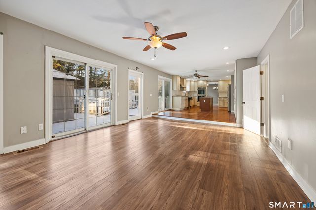 21 Derek Lane, Windsor, CT 06095