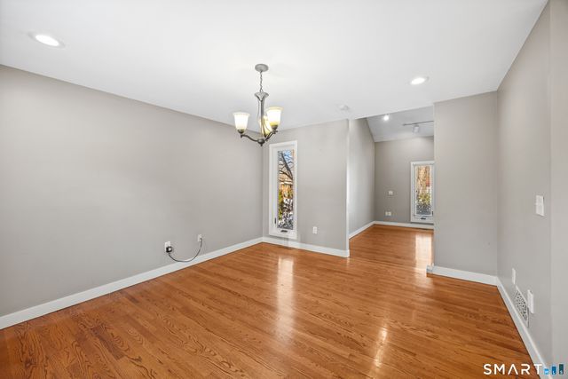 21 Derek Lane, Windsor, CT 06095