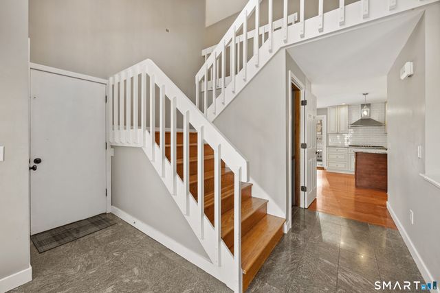 21 Derek Lane, Windsor, CT 06095