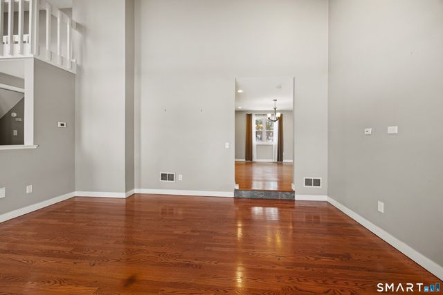 21 Derek Lane, Windsor, CT 06095