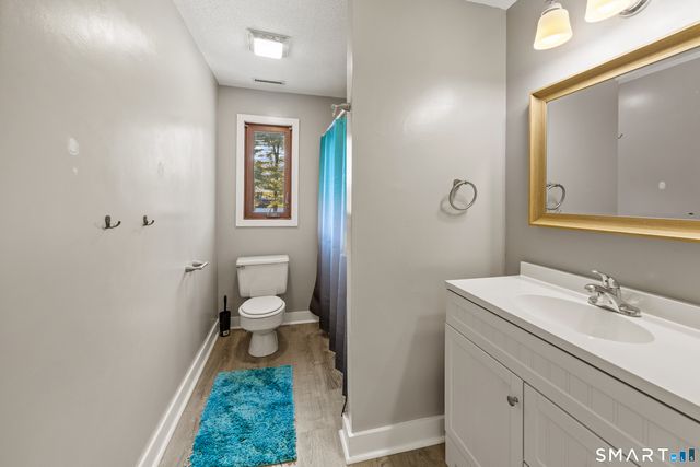 21 Derek Lane, Windsor, CT 06095