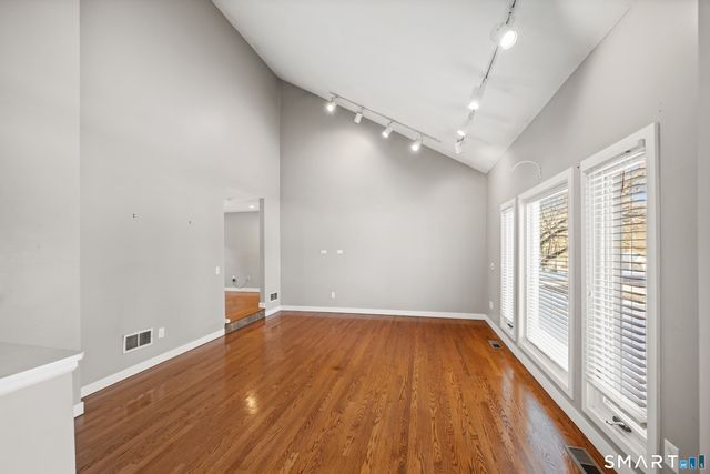 21 Derek Lane, Windsor, CT 06095