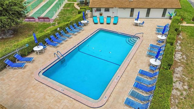 18 QUAILS RUN BOULEVARD 18202, Englewood, FL 34223
