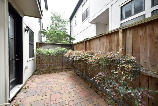 5813A Kiam Street, Houston, TX 77007