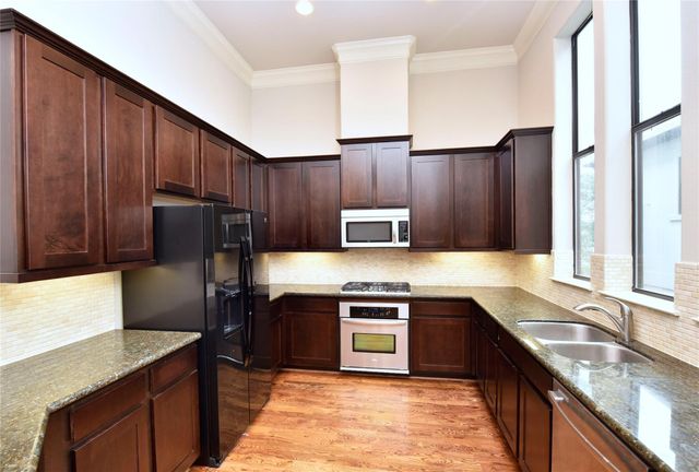 5813A Kiam Street, Houston, TX 77007