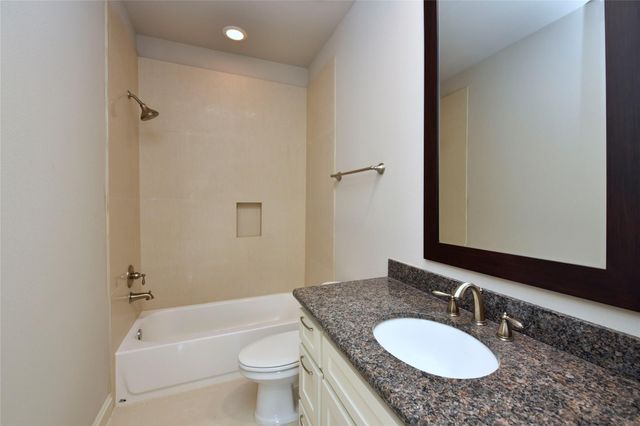 5813A Kiam Street, Houston, TX 77007