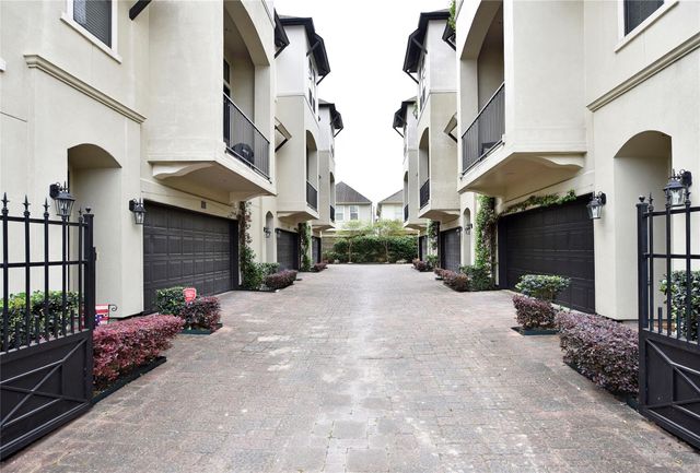 5813A Kiam Street, Houston, TX 77007