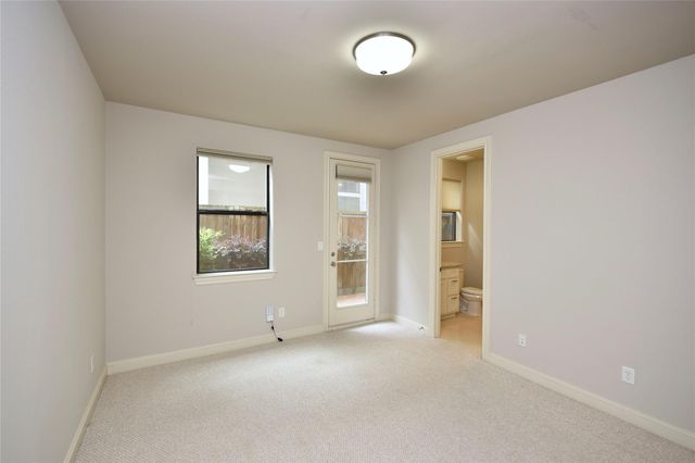 5813A Kiam Street, Houston, TX 77007