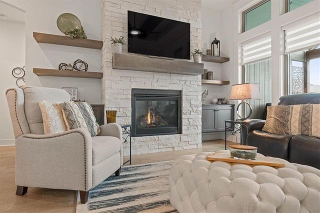 1108 Deer Run Drive, Greenwood, MO 64034