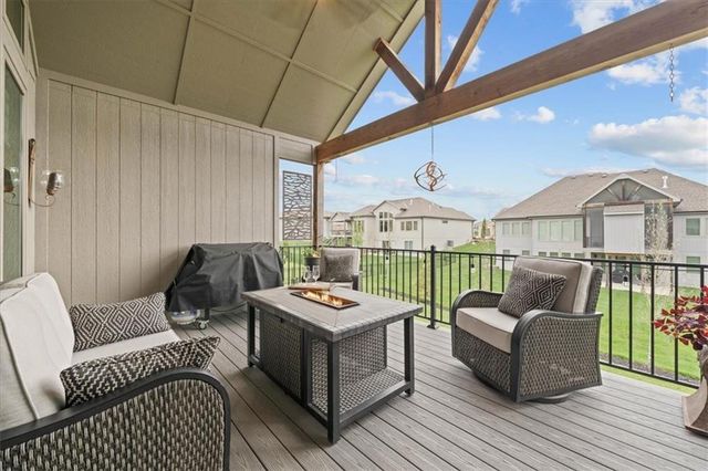 1108 Deer Run Drive, Greenwood, MO 64034