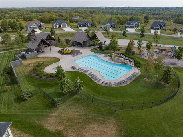 1108 Deer Run Drive, Greenwood, MO 64034