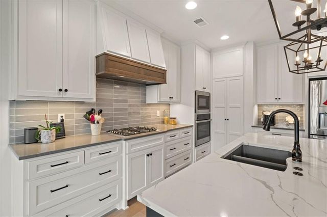 1108 Deer Run Drive, Greenwood, MO 64034