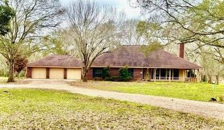 327 County Road 735, Angleton, TX 77515