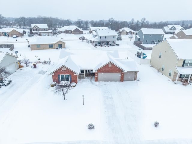 5414 Salmon Run, Auburn, IN 46706