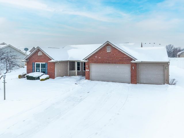 5414 Salmon Run, Auburn, IN 46706