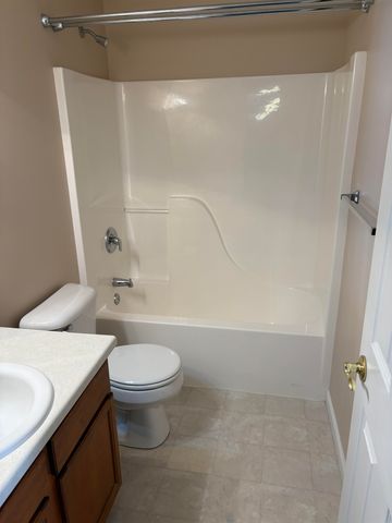 5414 Salmon Run, Auburn, IN 46706