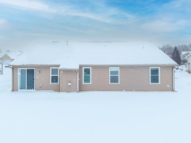 5414 Salmon Run, Auburn, IN 46706