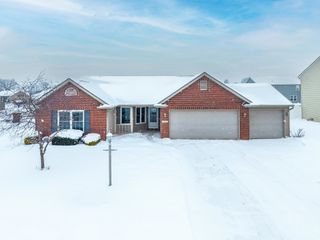 5414 Salmon Run, Auburn, IN 46706