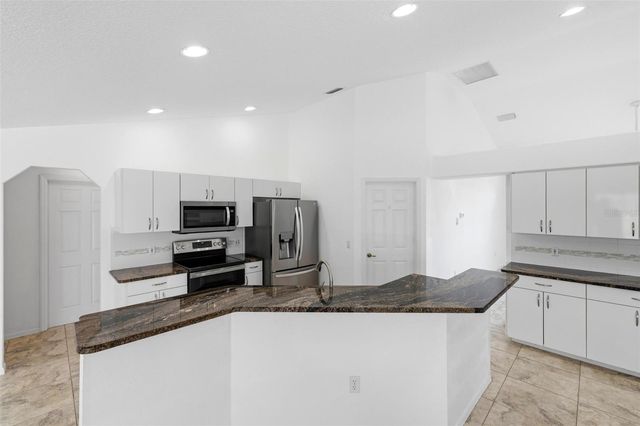 605 ROTONDA CIR, Rotonda West, FL 33947