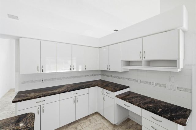 605 ROTONDA CIR, Rotonda West, FL 33947