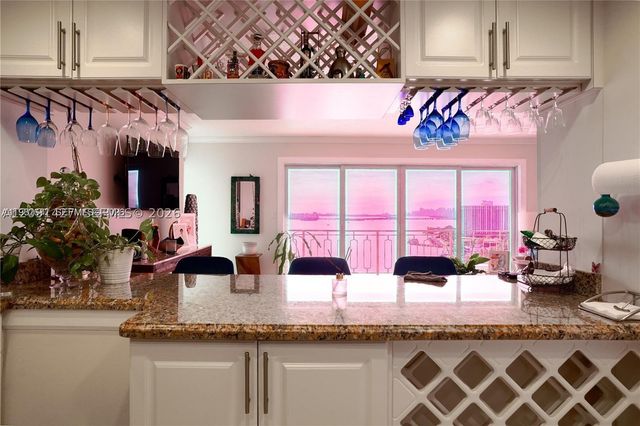 11111 Biscayne Blvd 20E, Miami, FL 33181