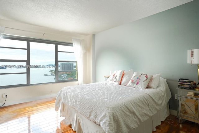 11111 Biscayne Blvd 20E, Miami, FL 33181