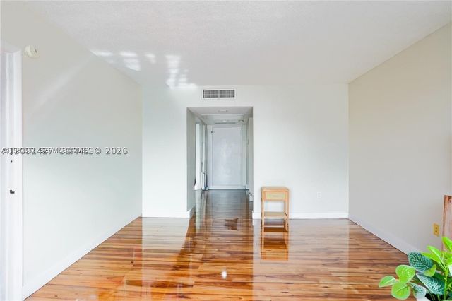 11111 Biscayne Blvd 20E, Miami, FL 33181